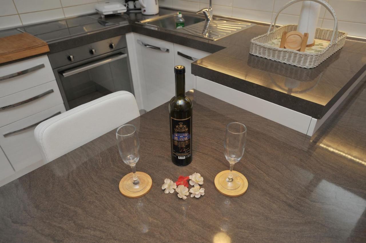Four Winds Apartment สปลิท ภายนอก รูปภาพ